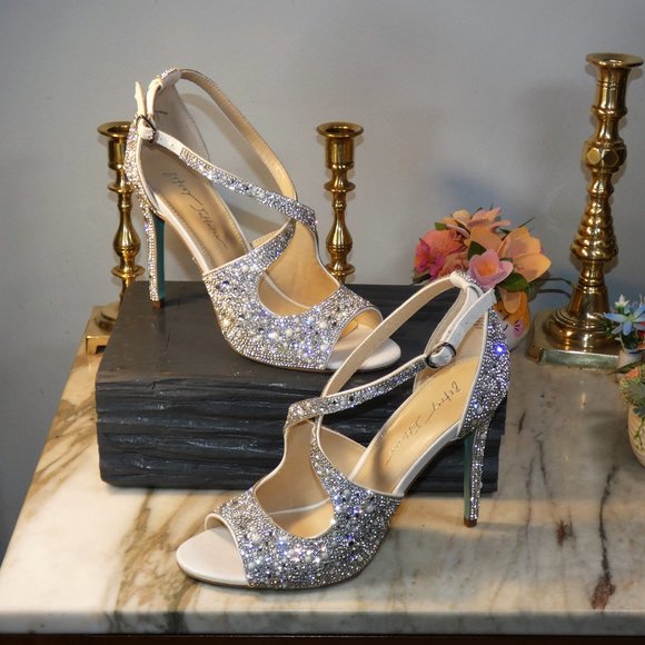 Like New EUC! Sexy and Elegant - Betsey Johnson SCOTI Heeled Sandal 8.5 $130 - Picture 8 of 14